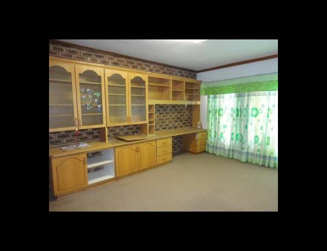 6 BEDROOM HOUSE FOR SALE IN LADYBRAND